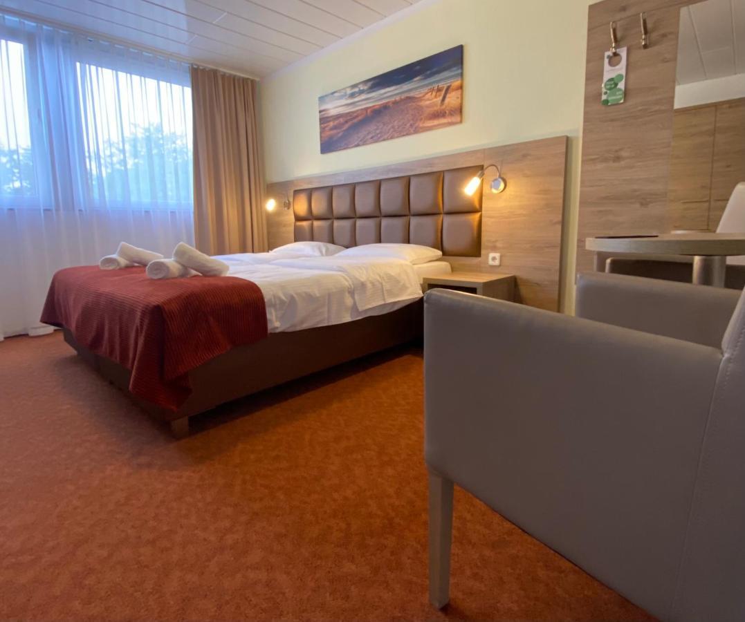 Strand Hotel Nordsee, Hotel Deichlaeufer Tossens Kültér fotó